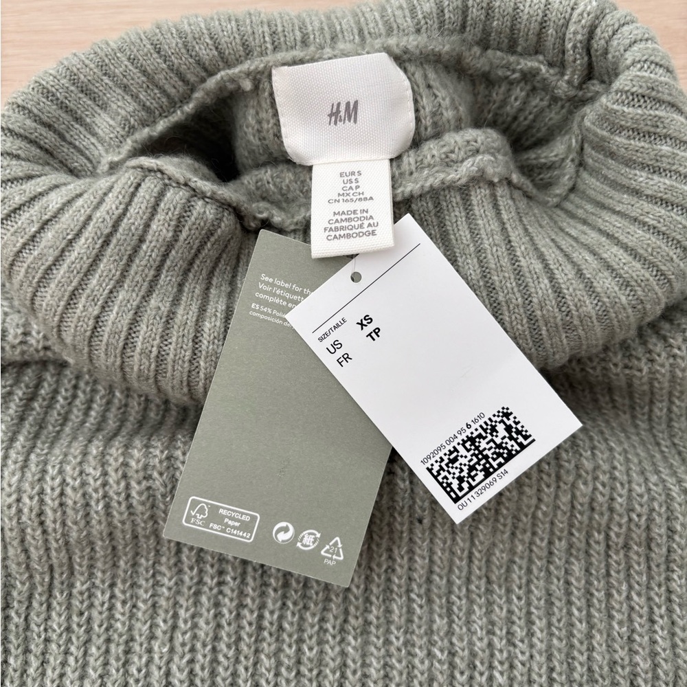 H&M Women's Cowl Neck Sweater in sage color Green - Picture 3 of 11